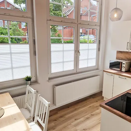 Apartment Haus Delphin 4 *